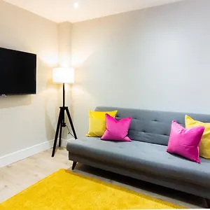 https://guestready-enchanting-1br-flat-in-newmarket-hall.dublin-hotelsweb.com